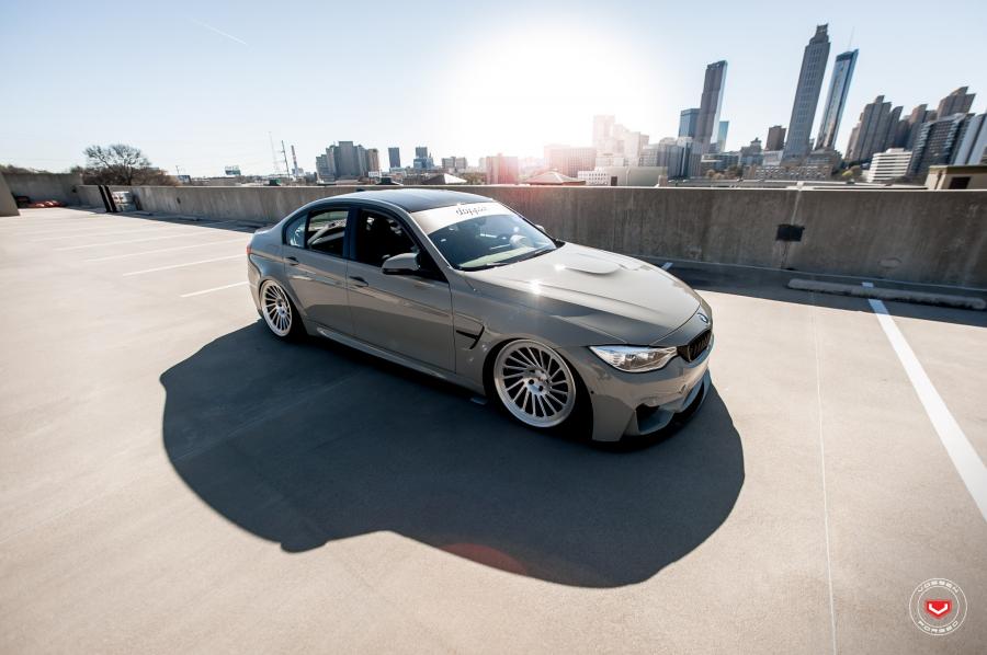  BMW M3 Sedan on Vossen Wheels (LC-106T) 2017 года  (фото 13 из 26)